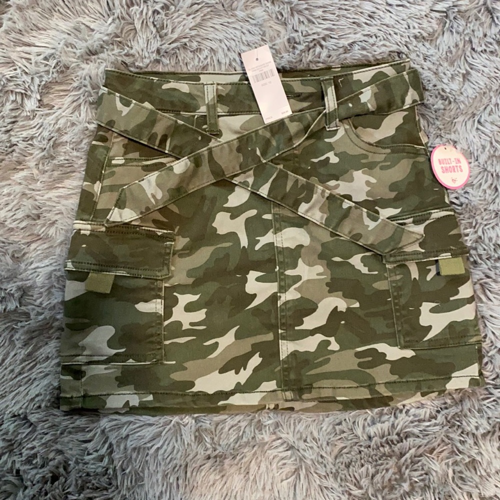 Justice army fatigue skort size 12 in girls.